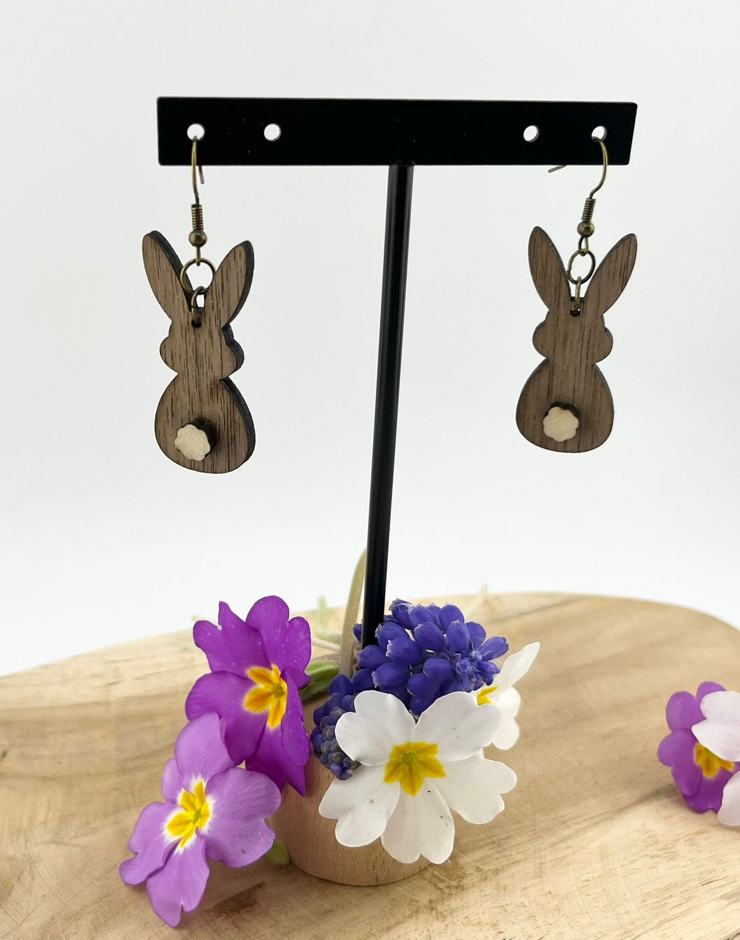 Boucles d'oreilles - Lapin de Pâques noyer - pompon clair